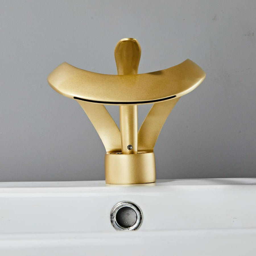 Moderne Badezimmerarmatur – Geschwungenes und elegantes Design