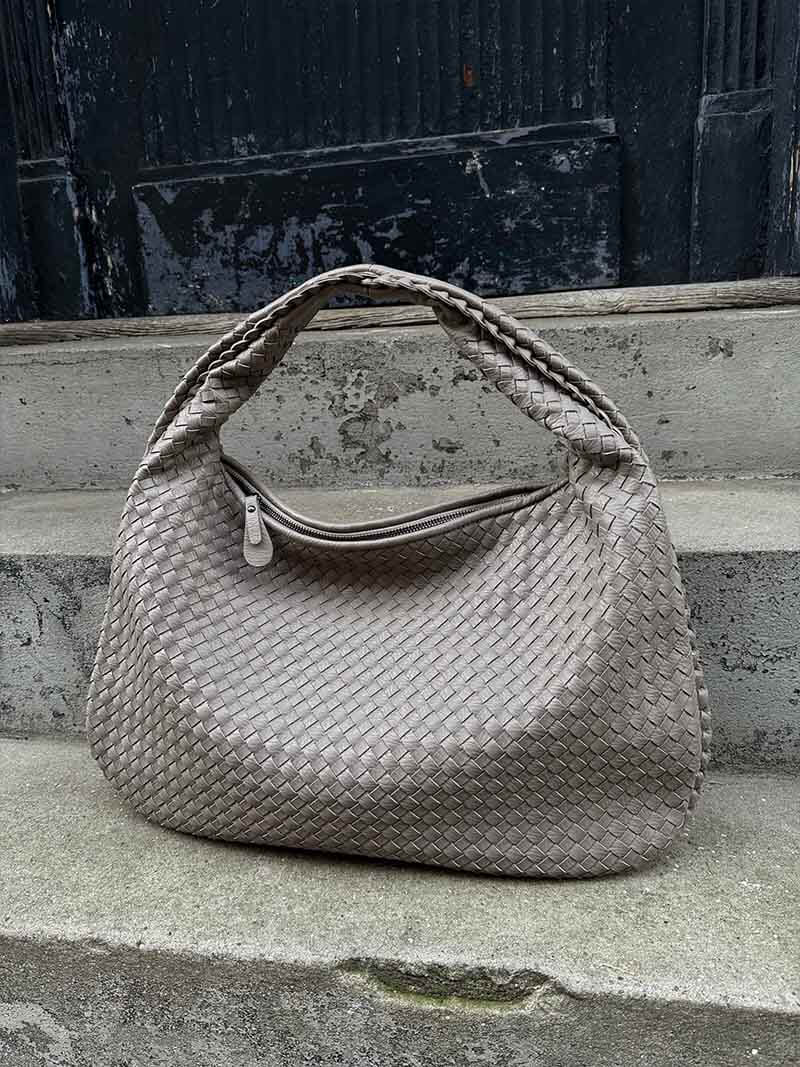 Josiane | Bolsa de Mano Trenzada – Elegancia Artesanal y Encanto Atemporal