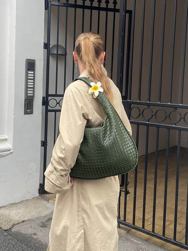Josiane | Bolsa de Mano Trenzada – Elegancia Artesanal y Encanto Atemporal