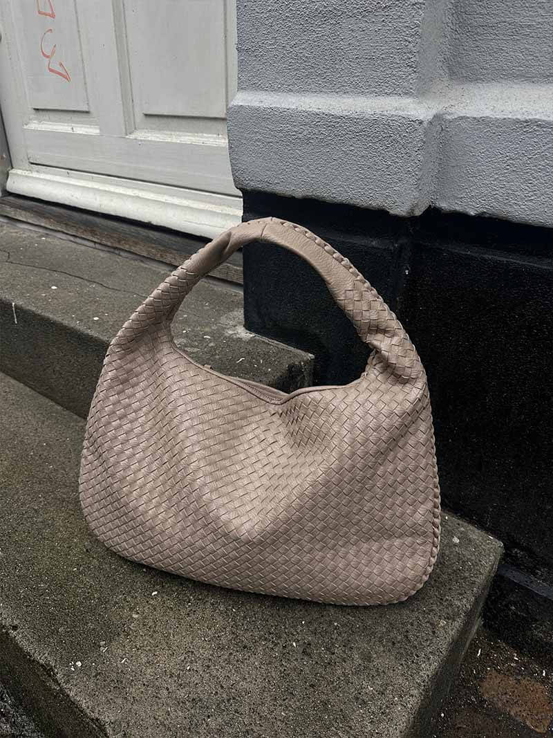 Josiane | Bolsa de Mano Trenzada – Elegancia Artesanal y Encanto Atemporal