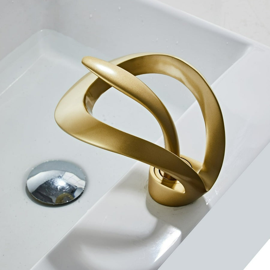 Moderne Badezimmerarmatur – Geschwungenes und elegantes Design