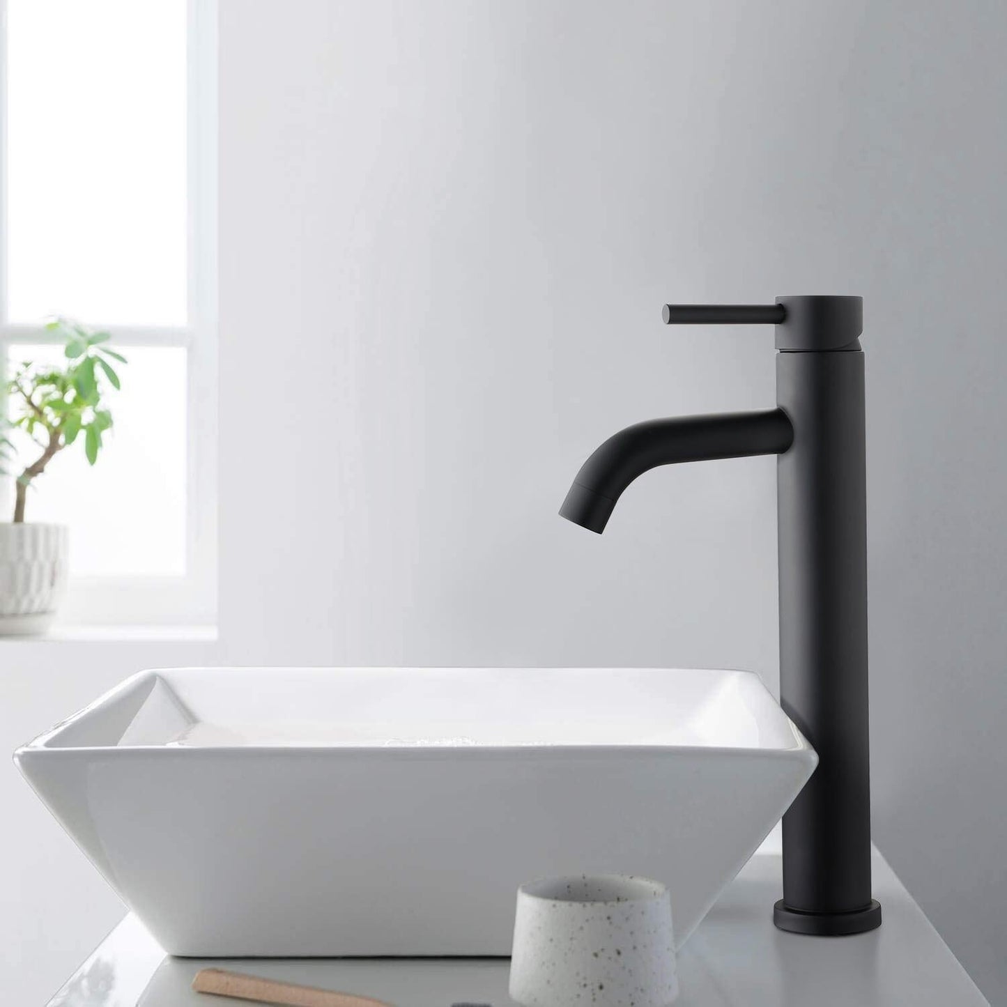 Robinet de chiuvetă ridicat – Finisaj elegant negru mat