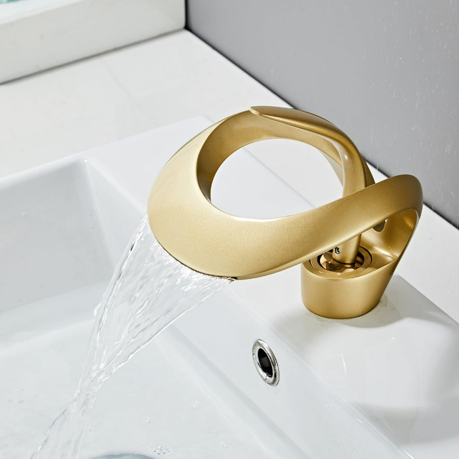 Moderne Badezimmerarmatur – Geschwungenes und elegantes Design