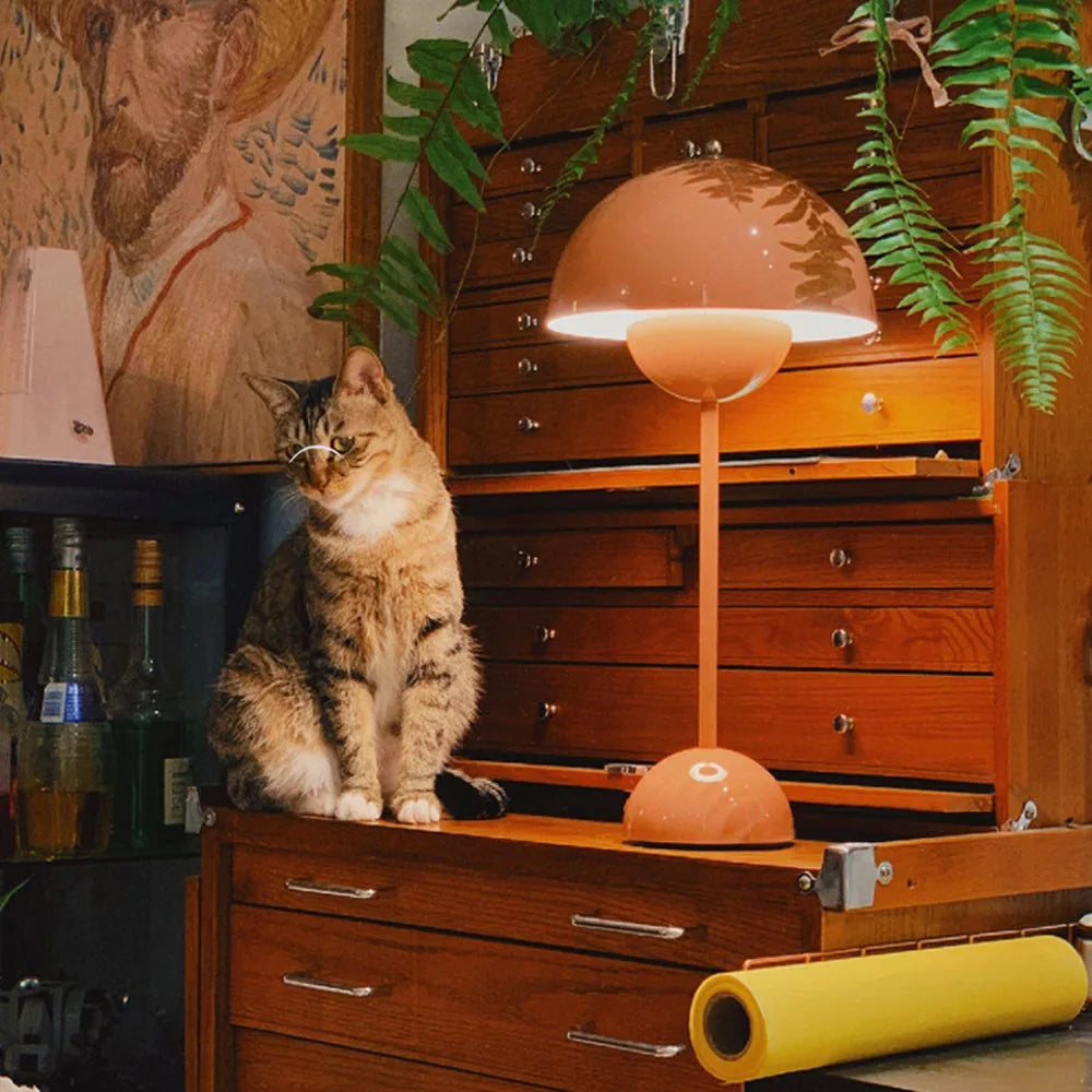 Portable Table Lamp – Modern Design and Nomadic Lighting