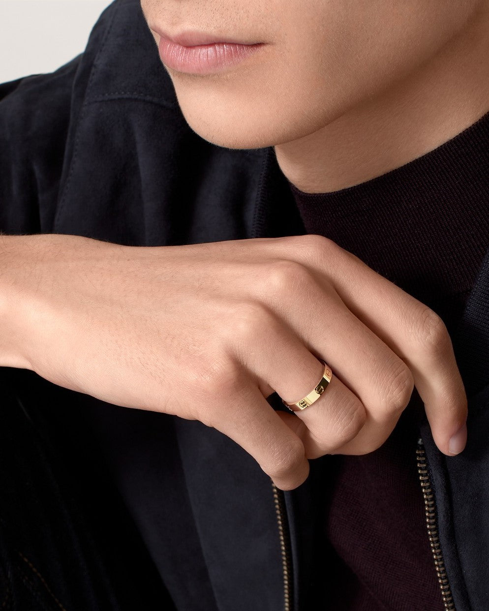 Anel Unissexo Ajustável – Elegância Minimalista e Conforto Sob Medida 