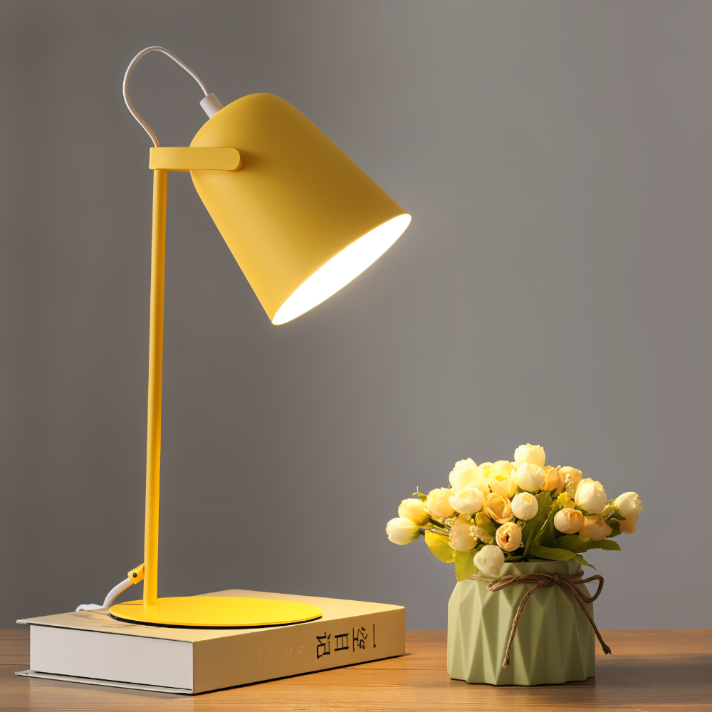 Modern Rotating Table Lamp – Elegance and Functionality 