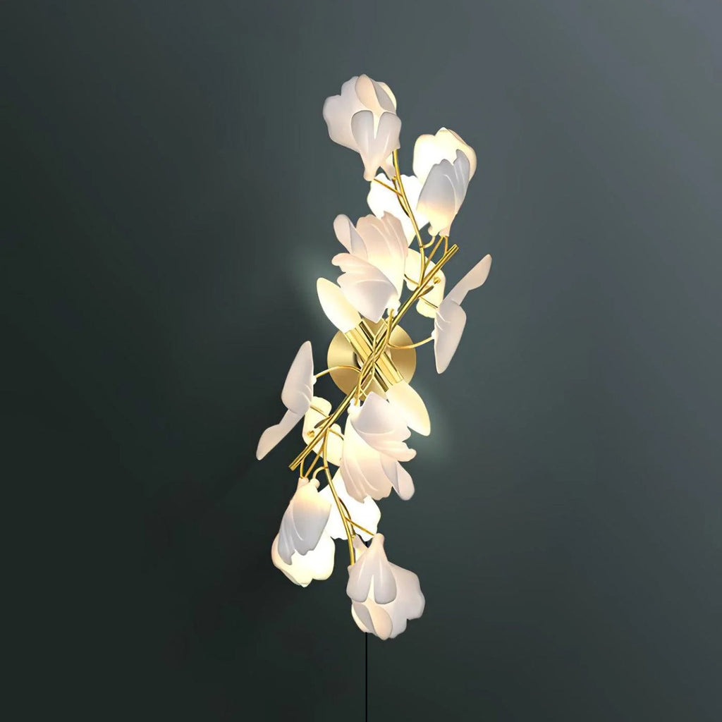 Aplique Floral - Elegancia dorada y luz suave