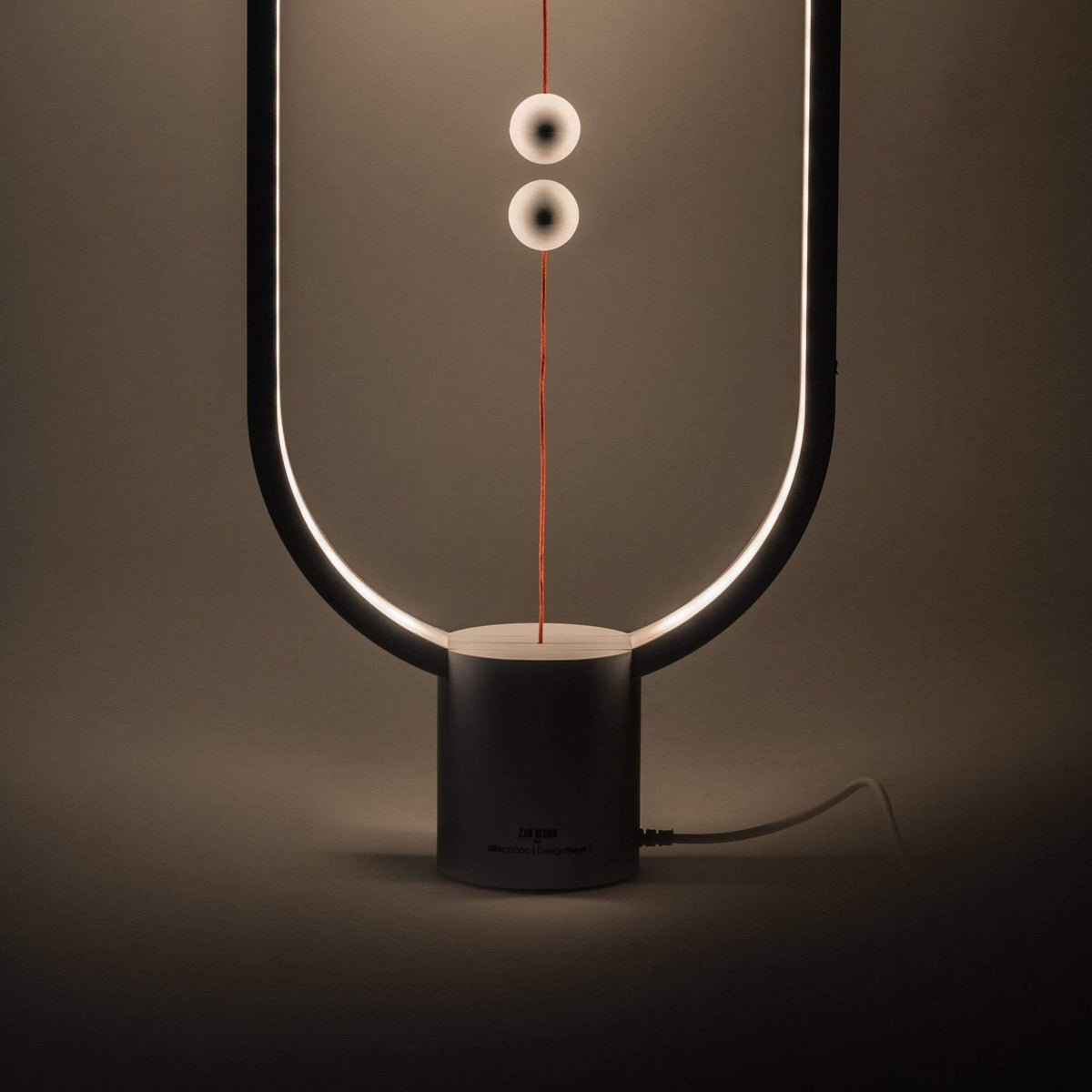 Lámpara magnética - Iluminación versátil y fijación práctica