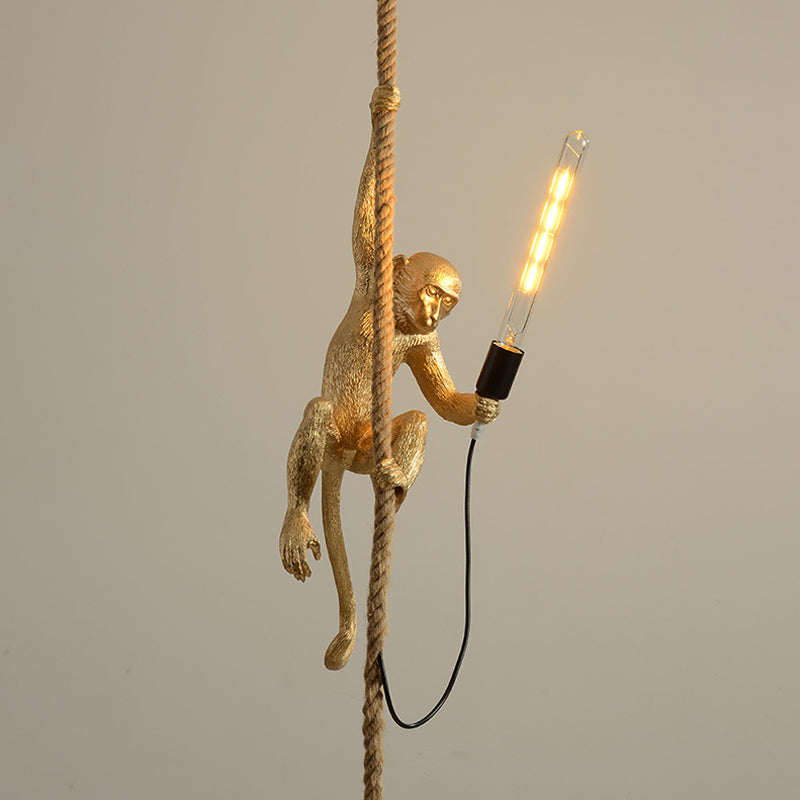 Lampa Suspendată Maimuță Cu Sfoară – Decorațiune Originală Și Jucăușă 