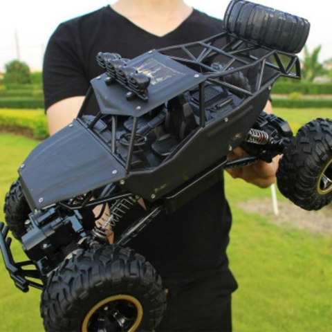 Carro todo-o-terreno de controlo remoto - Potência e adrenalina garantidas