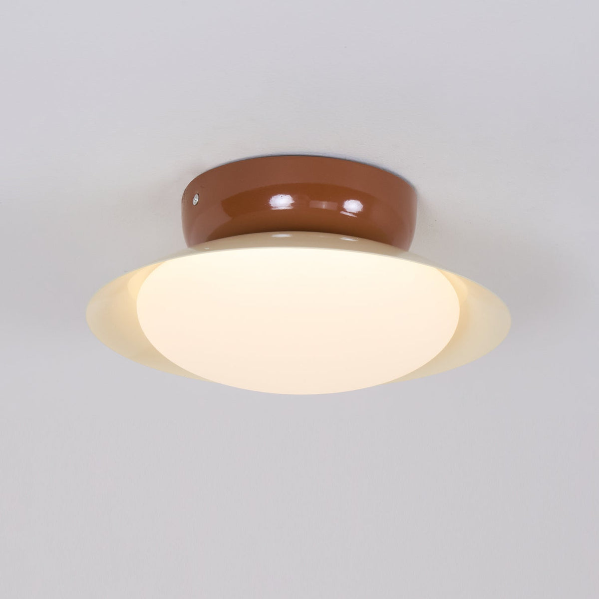 مصباح السقف الدائري LED - توهج طبيعي وأناقة متحفظة