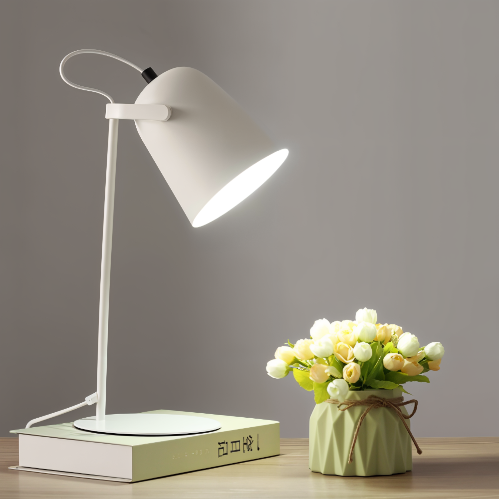 Modern Rotating Table Lamp – Elegance and Functionality 