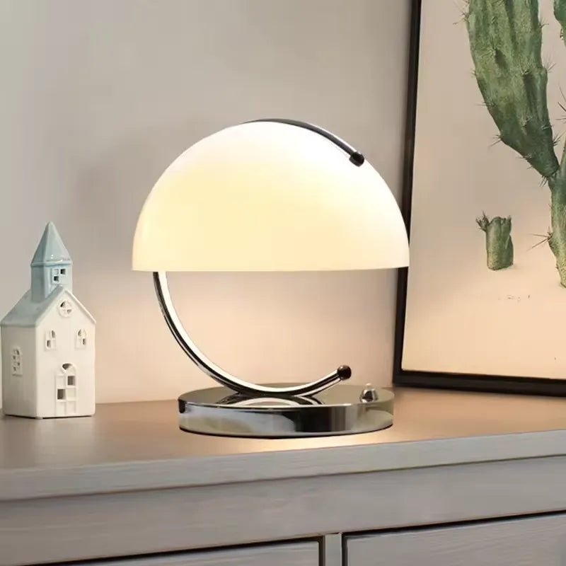 Lampada da Tavolo Stile Scandinavo in Vetro – Eleganza e Modernità 