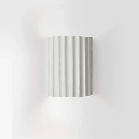 Modern Wall Sconce in Resin – Elegance and Originality 