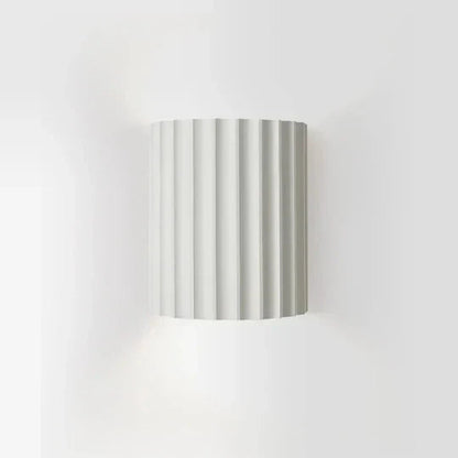 Modern Wall Sconce in Resin – Elegance and Originality 